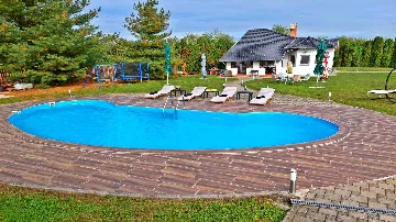 4-Bedroom Villa with Sports & Heated Pool in Feričanci