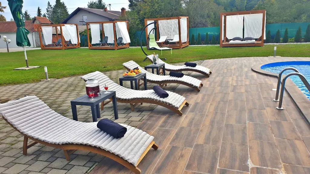 4-Bedroom Villa with Sports & Heated Pool in Feričanci