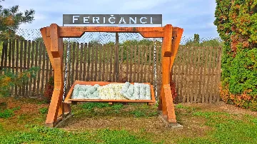 4-Bedroom Villa with Sports & Heated Pool in Feričanci