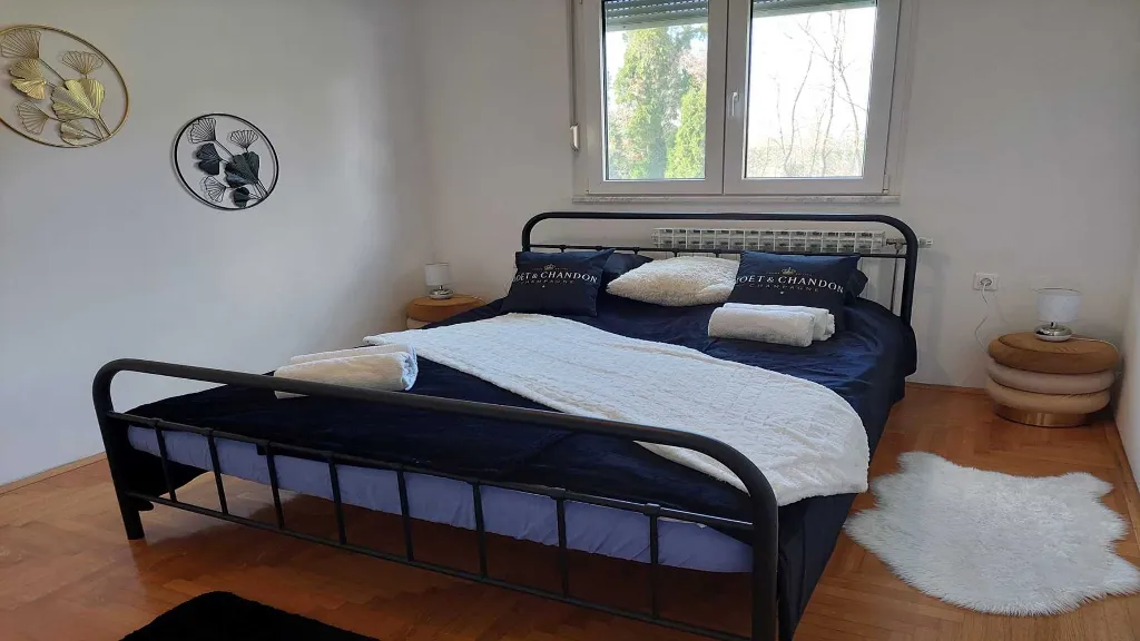 4-Bedroom Villa with Sports & Heated Pool in Feričanci