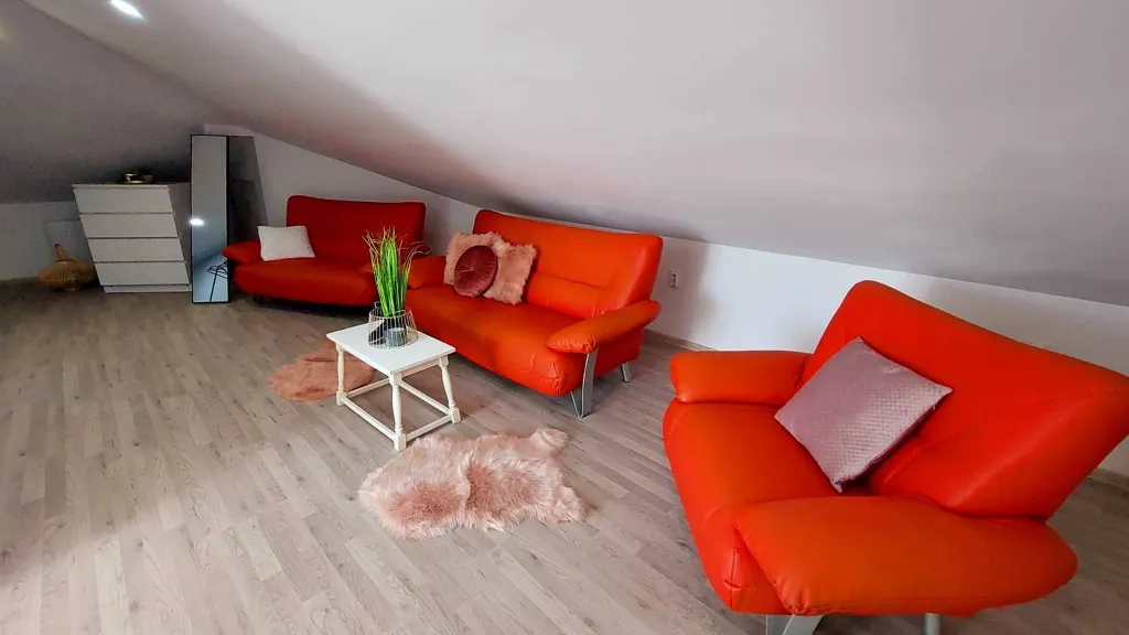 4-Bedroom Villa with Sports & Heated Pool in Feričanci