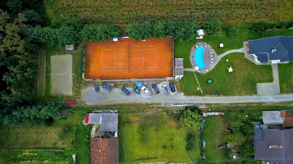 4-Bedroom Villa with Sports & Heated Pool in Feričanci