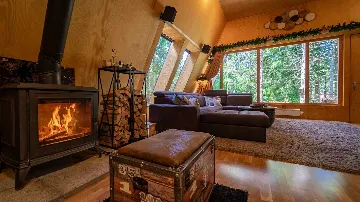 Two-Bedroom Villa with Fireplace in Mrkopalj