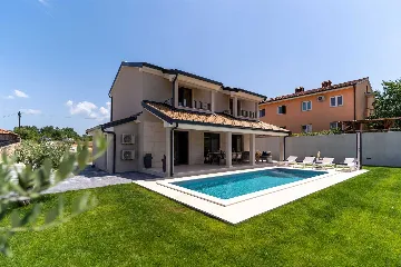 3-Bedroom Villa for 6 in Rovinjsko selo