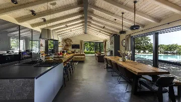 Villa with Pool in Brajkovići for 8 Guests