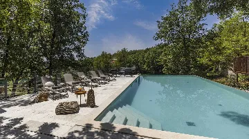 Villa with Pool in Brajkovići for 8 Guests