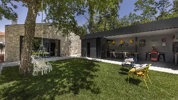 Villa with Pool in Brajkovići for 8 Guests