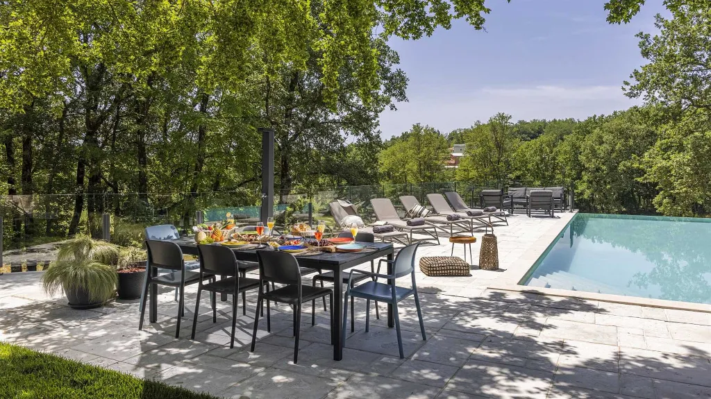 Villa with Pool in Brajkovići for 8 Guests
