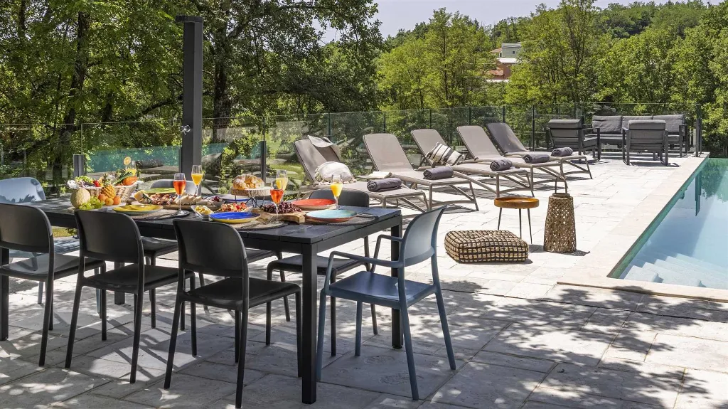 Villa with Pool in Brajkovići for 8 Guests