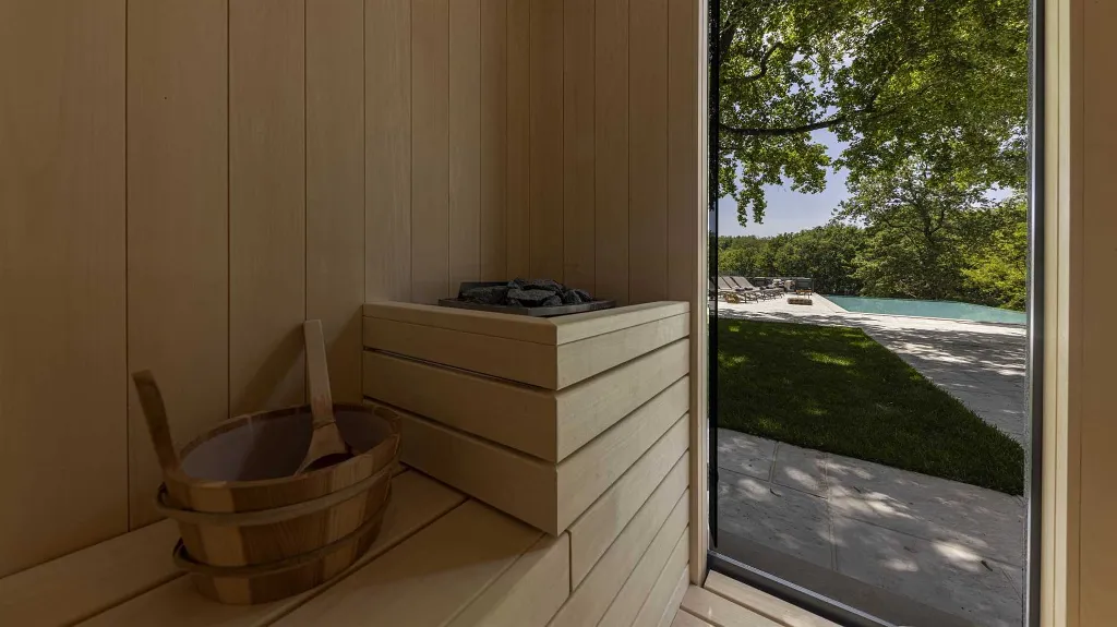 Villa with Pool in Brajkovići for 8 Guests