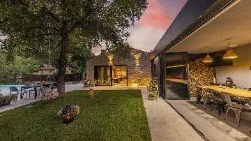 Villa with Pool in Brajkovići for 8 Guests