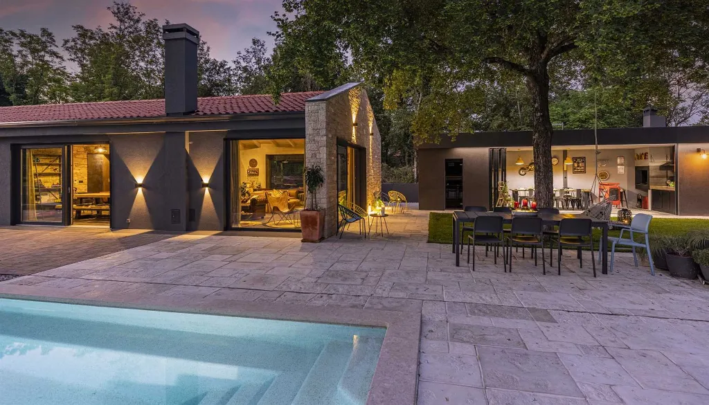 Villa with Pool in Brajkovići for 8 Guests