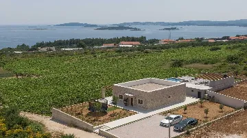 Orebić Villa for Up to 8 Guests with Infinity Pool