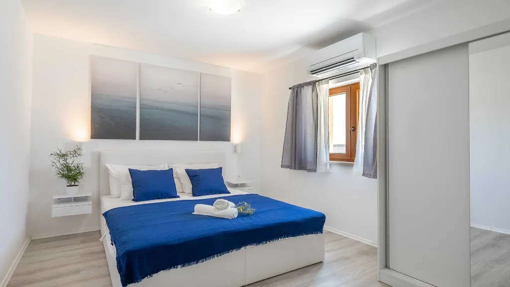 Orebić Villa for Up to 8 Guests with Infinity Pool