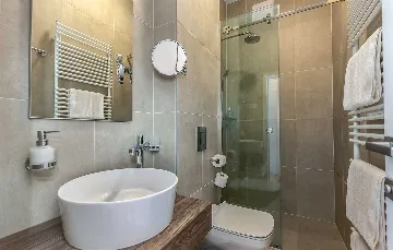 Villa in Veprinac for 10 Guests with Pool