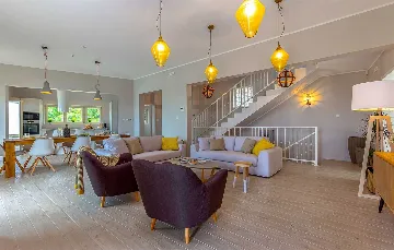 Villa in Veprinac for 10 Guests with Pool