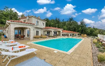 Villa in Veprinac for 10 Guests with Pool