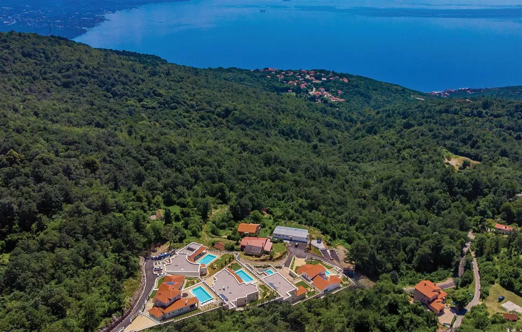 Villa in Veprinac for 10 Guests with Pool