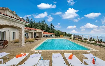 Villa in Veprinac for 10 Guests with Pool