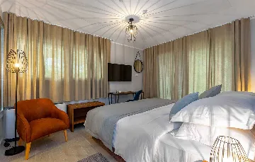 Villa in Veprinac for 10 Guests with Pool