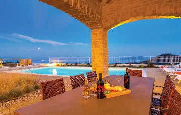 Villa in Veprinac for 10 Guests with Pool