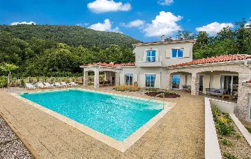 Villa in Veprinac for 10 Guests with Pool