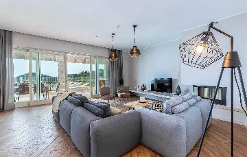 Sea View Villa in Veprinac for 8 Guests