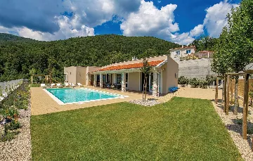 Sea View Villa in Veprinac for 8 Guests