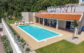 Sea View Villa in Veprinac for 8 Guests