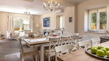 Istrian Stone Villa with Pool in Čabrunići