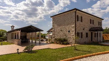 Istrian Stone Villa with Pool in Čabrunići