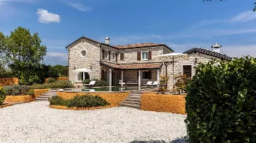 Istrian Stone Villa with Pool in Čabrunići