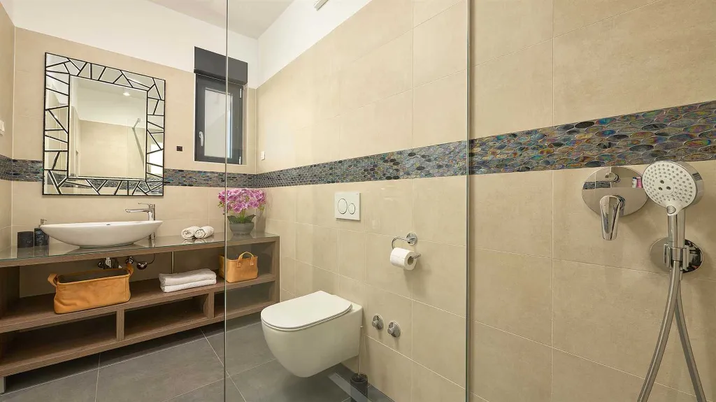 Villa for 10 Guests in Podstrana