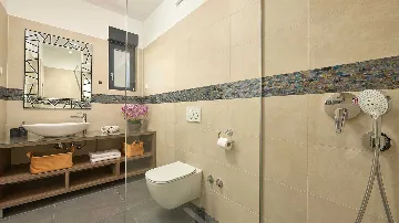 Villa for 10 Guests in Podstrana