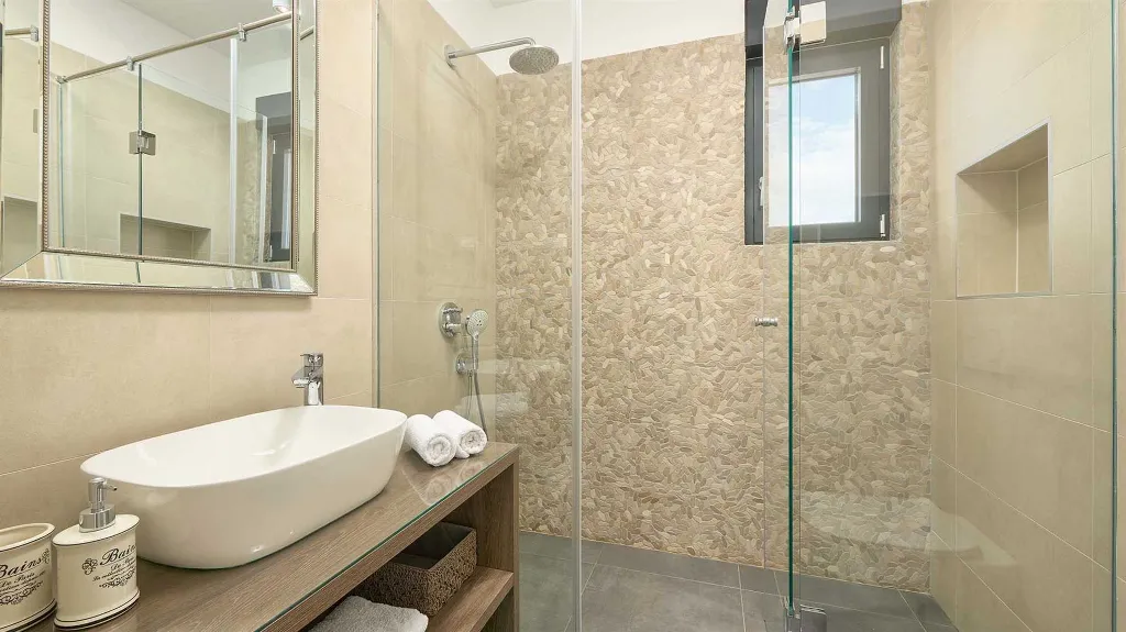 Villa for 10 Guests in Podstrana