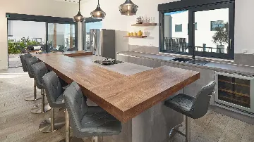 Villa for 10 Guests in Podstrana