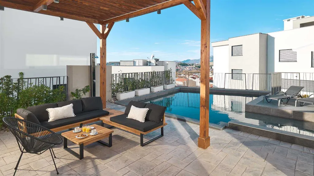 Villa for 10 Guests in Podstrana
