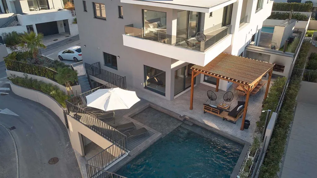 Villa for 10 Guests in Podstrana