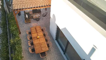 Villa for 10 Guests in Podstrana