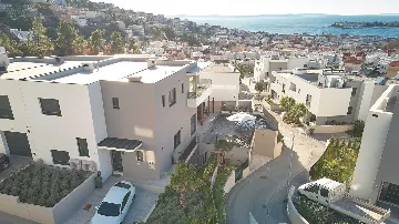 Villa for 10 Guests in Podstrana