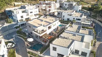 Villa for 10 Guests in Podstrana