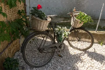 Villa with Pool for 8 Guests in Debeljak