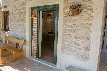 Villa with Pool for 8 Guests in Debeljak