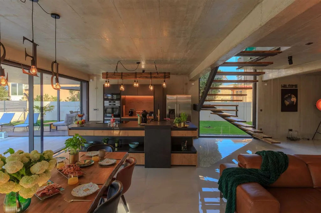 4-Bedroom Villa in Baška for 8 Guests
