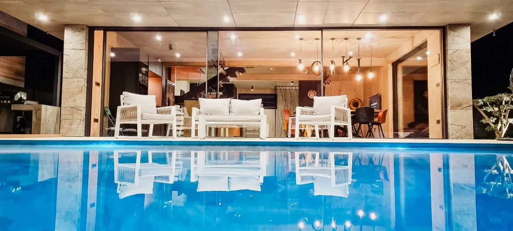 4-Bedroom Villa with Pool in Baška