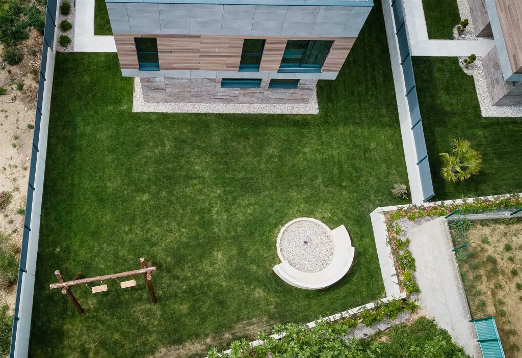 4-Bedroom Villa with Pool in Baška