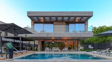 4-Bedroom Villa with Pool in Baška