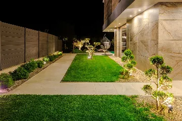 4-Bedroom Villa with Pool in Baška