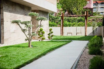 4-Bedroom Villa with Pool in Baška