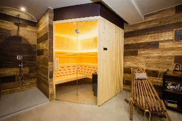 4-Bedroom Villa with Pool in Baška